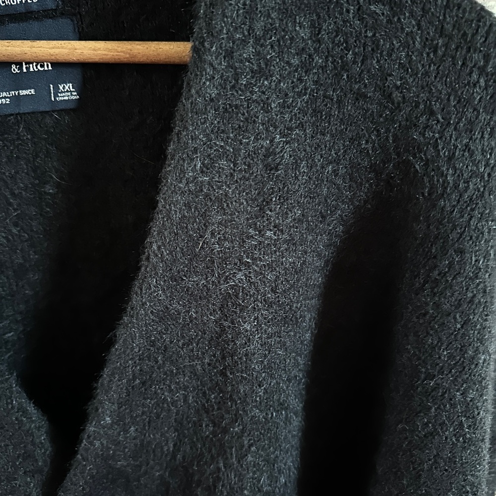 Abercrombie & Fitch fuzzy oversized black cardigan - Picture 6 of 7